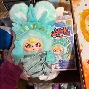 Baby Three BB3 Limited Edition NYCC Vinyl Plush Pendant Liberty